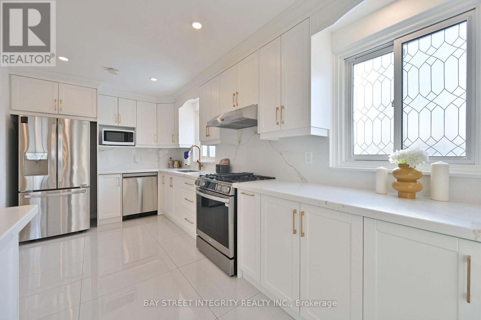 85 Angus Drive, Toronto, Ontario  M2J 2W9 - Photo 34 - C12756692