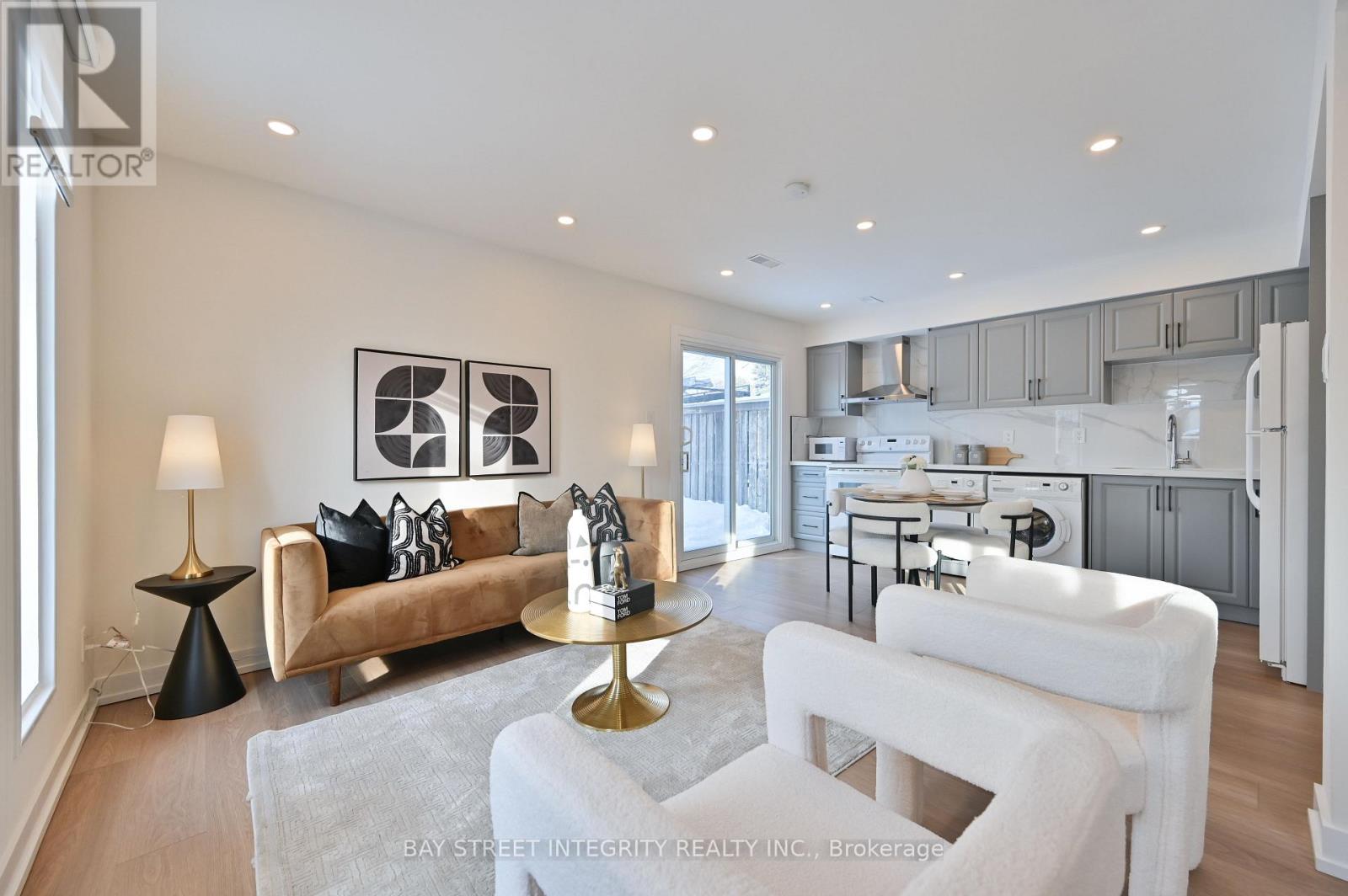 85 Angus Drive, Toronto, Ontario  M2J 2W9 - Photo 4 - C12756692