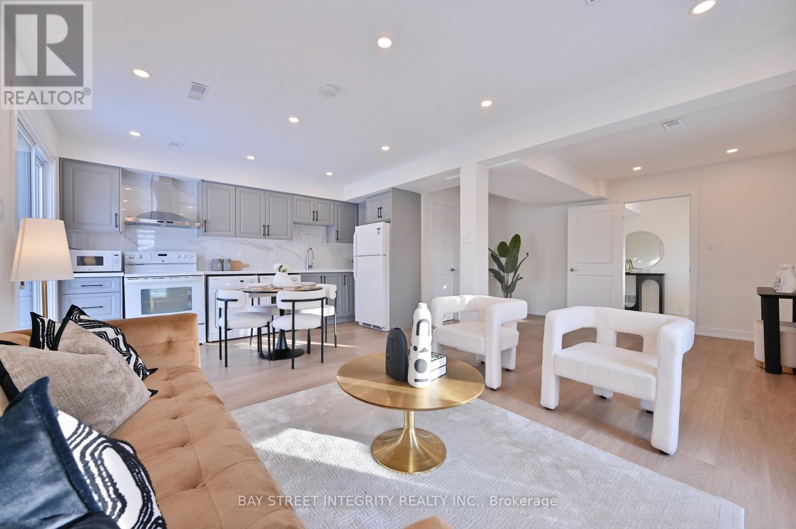 85 Angus Drive, Toronto, Ontario  M2J 2W9 - Photo 5 - C12756692