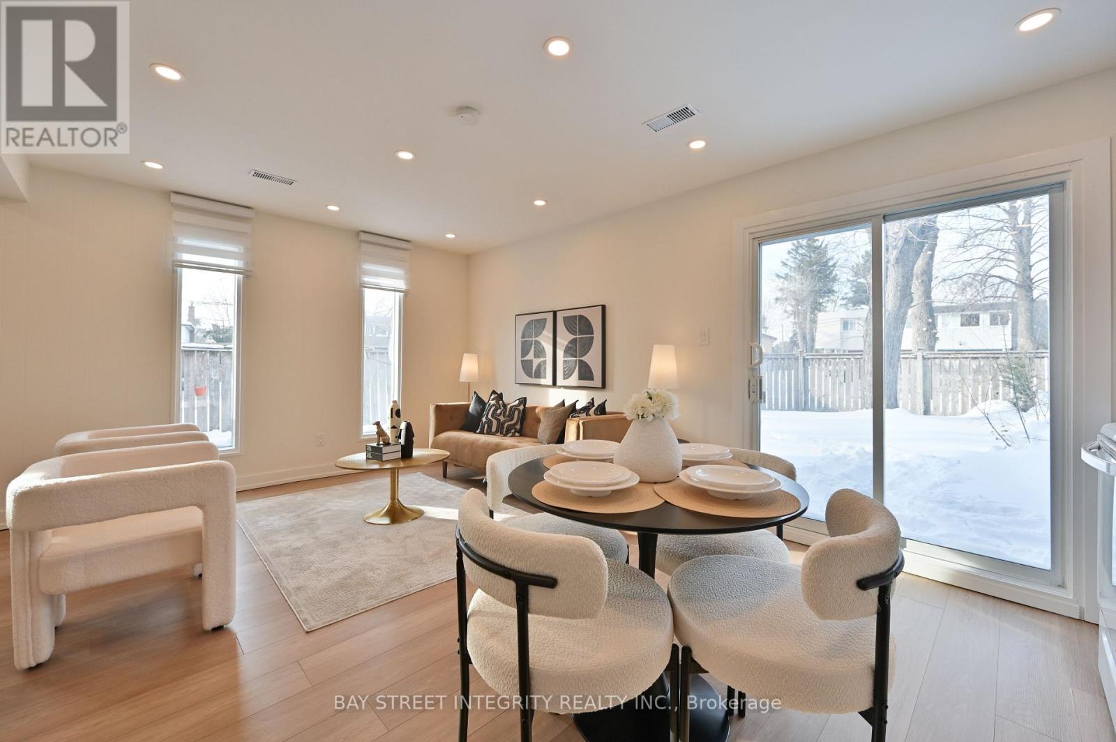 85 Angus Drive, Toronto, Ontario  M2J 2W9 - Photo 7 - C12756692