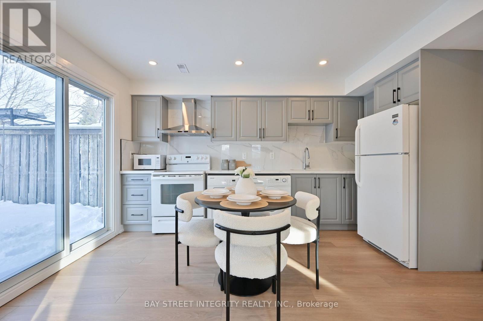 85 Angus Drive, Toronto, Ontario  M2J 2W9 - Photo 9 - C12756692