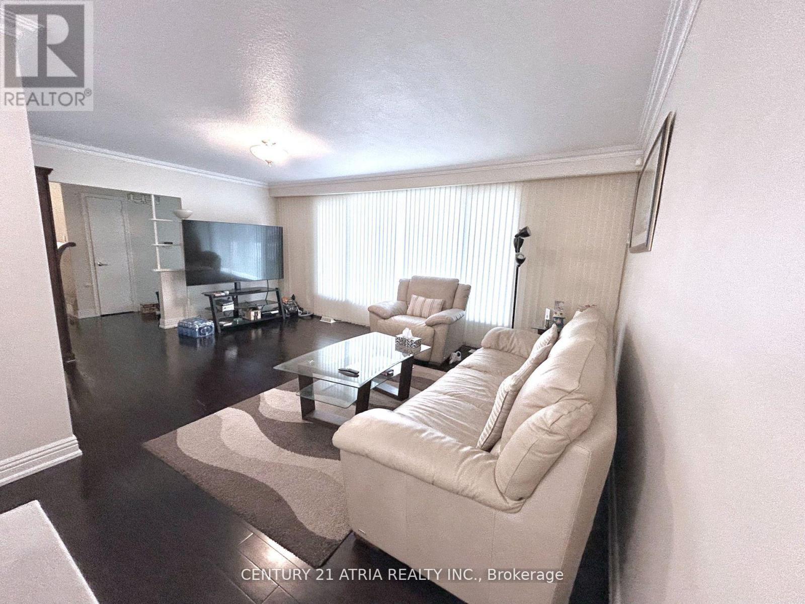 Upper Unit - 45 Ambrose Road, Toronto (Bayview Village), Ontario  M2K 1S2 - Photo 2 - C12756708