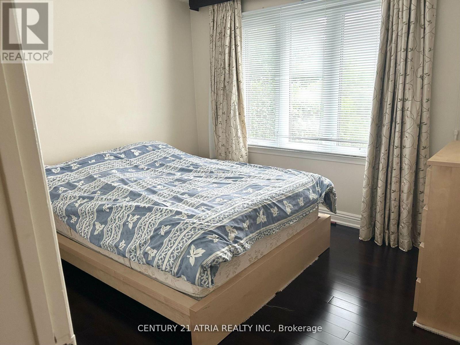 Upper Unit - 45 Ambrose Road, Toronto (Bayview Village), Ontario  M2K 1S2 - Photo 7 - C12756708