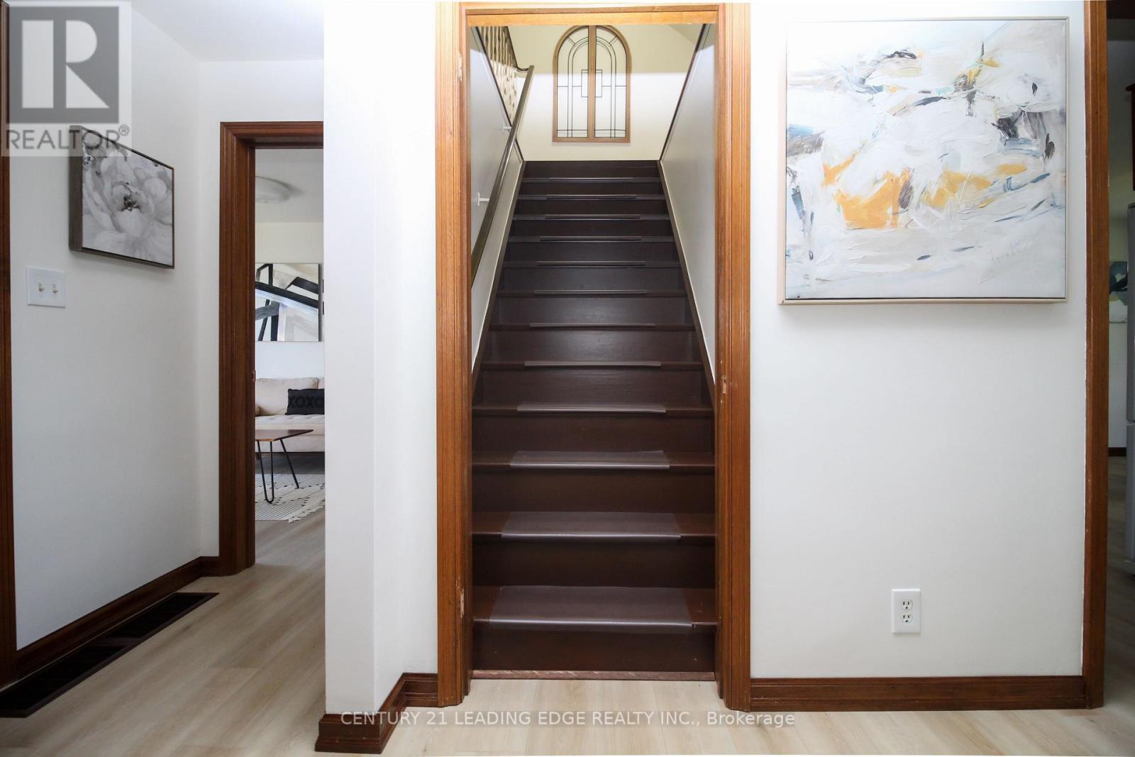 121 Northview Avenue, Whitby (Blue Grass Meadows), Ontario  L1N 2G8 - Photo 11 - E12756674