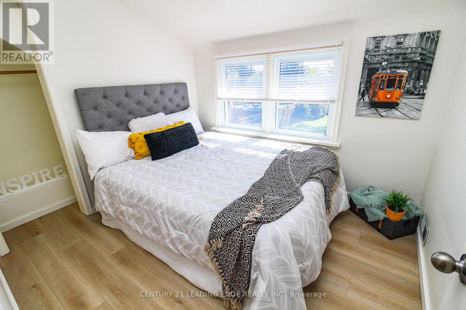 121 Northview Avenue, Whitby (Blue Grass Meadows), Ontario  L1N 2G8 - Photo 15 - E12756674