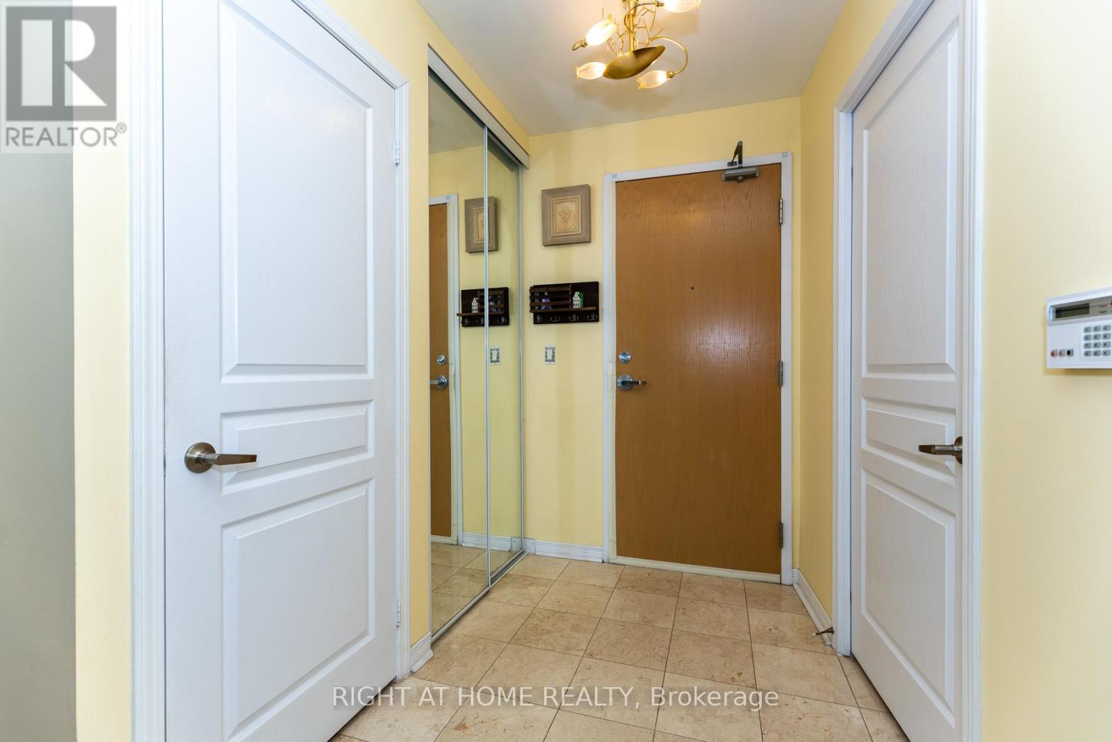 2002 - 509 Beecroft Road, Toronto (Willowdale West), Ontario  M2N 0A3 - Photo 5 - C12556106