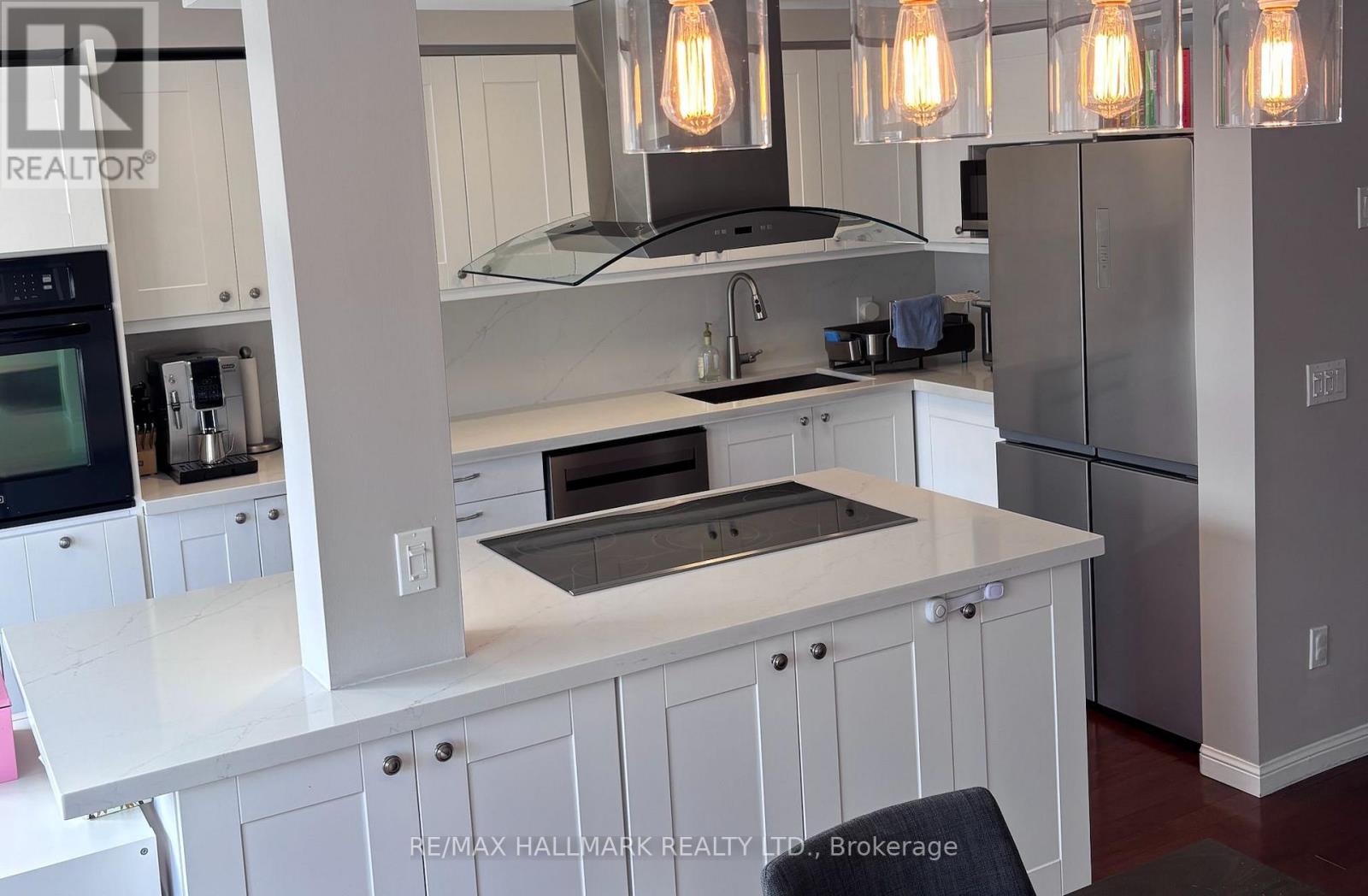 568 Legresley Lane, Newmarket, Ontario  L3Y 8R8 - Photo 7 - N12736844