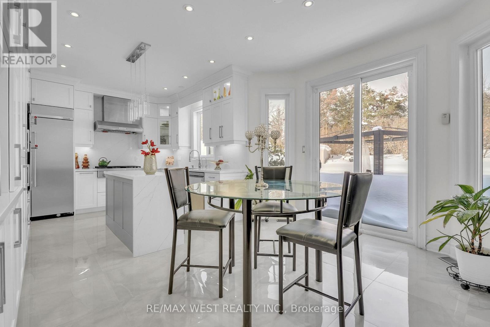 90 Birkhall Place, Barrie, Ontario  L4N 0K2 - Photo 5 - S12755396