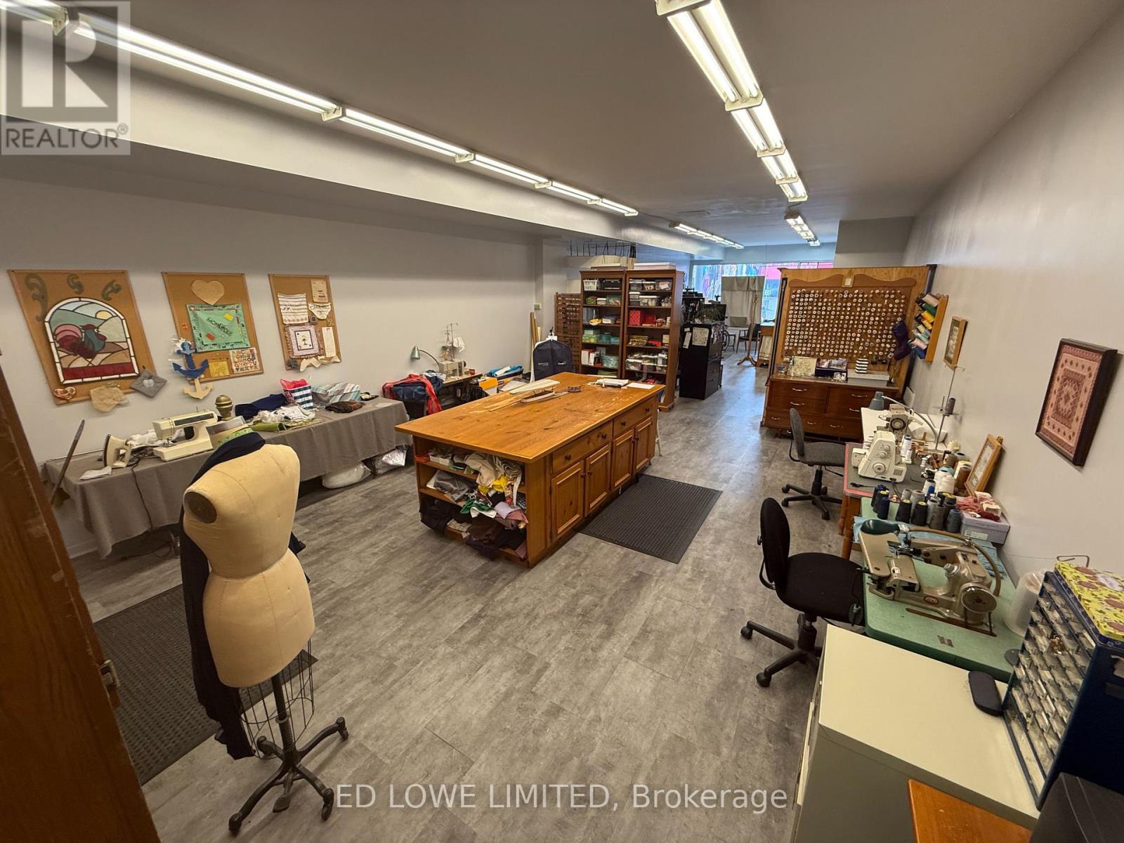 C & D - 54 Maple Avenue, Barrie, Ontario  L4N 1R8 - Photo 8 - S12422208