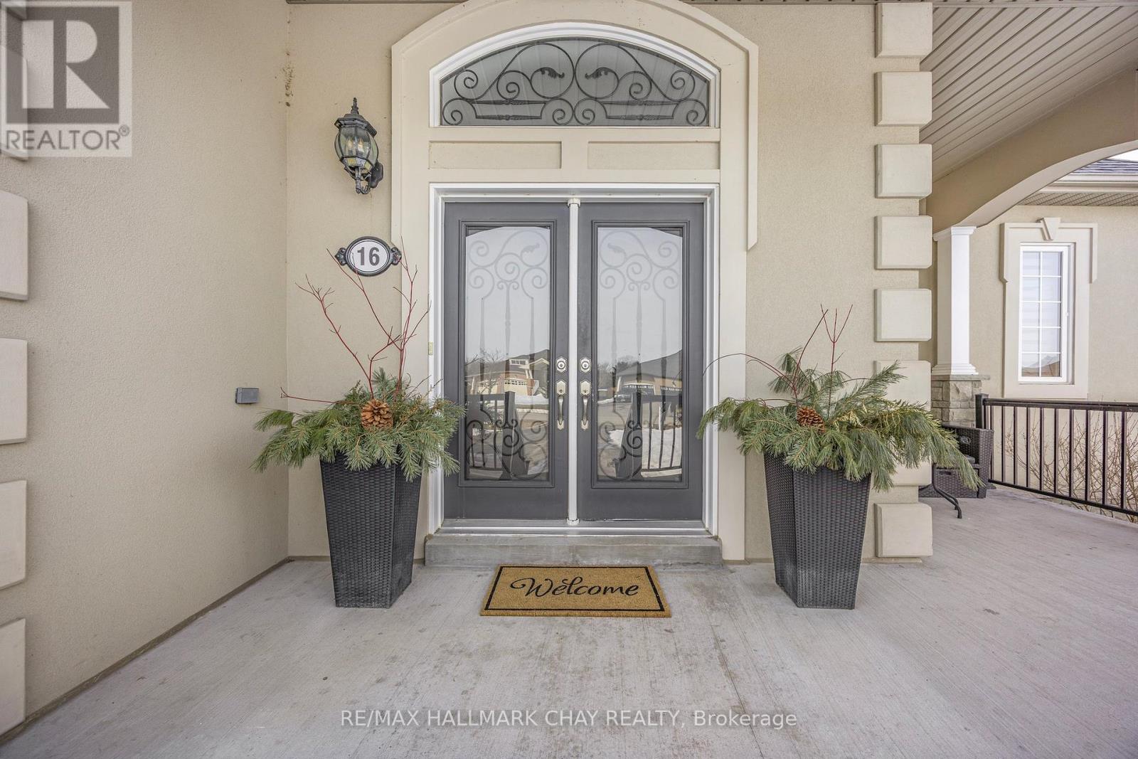 16 Basswood Drive, Wasaga Beach, Ontario  L9Z 0A9 - Photo 2 - S12755474