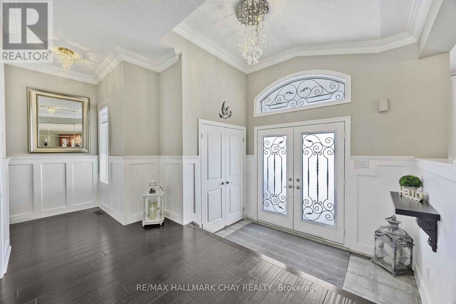 16 Basswood Drive, Wasaga Beach, Ontario  L9Z 0A9 - Photo 4 - S12755474