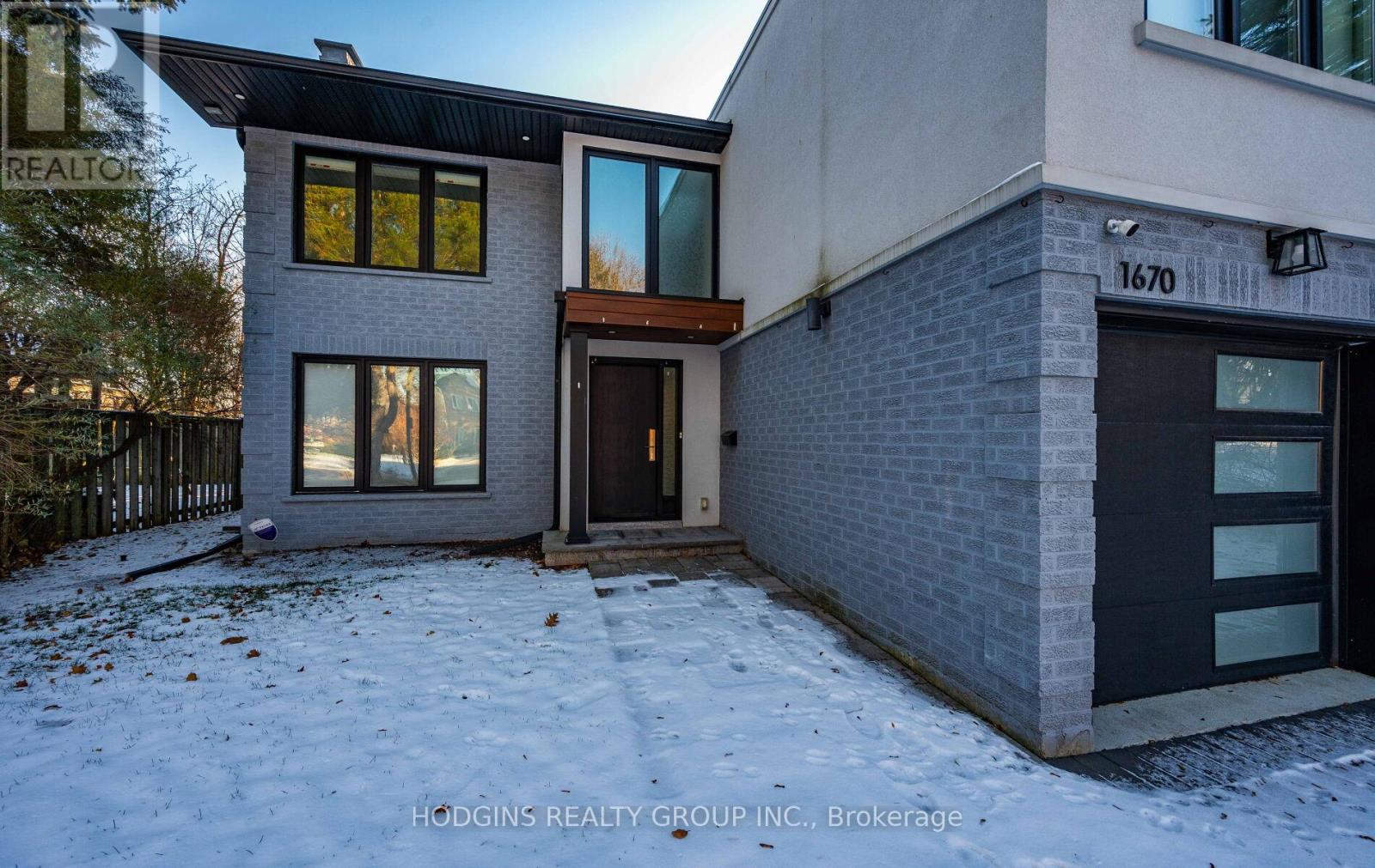 1670 Caverly Court, Mississauga, Ontario  L5L 3L7 - Photo 5 - W12730912