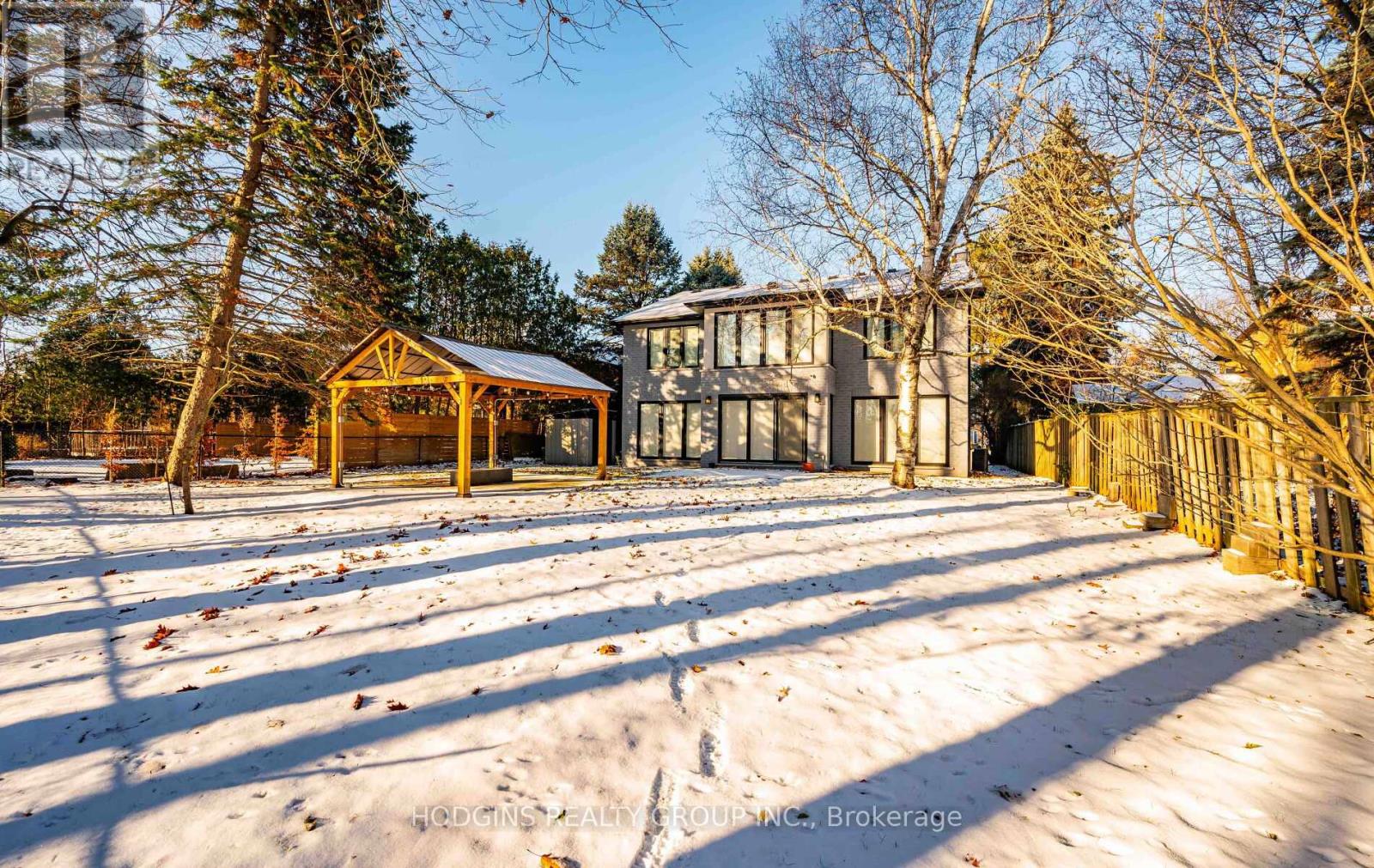 1670 Caverly Court, Mississauga, Ontario  L5L 3L7 - Photo 2 - W12730912