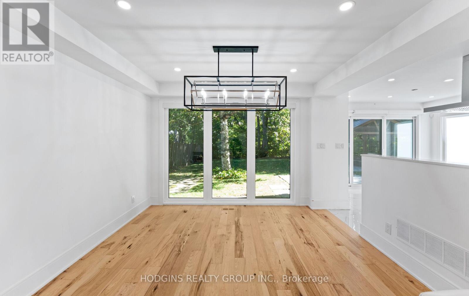 1670 Caverly Court, Mississauga, Ontario  L5L 3L7 - Photo 9 - W12730912