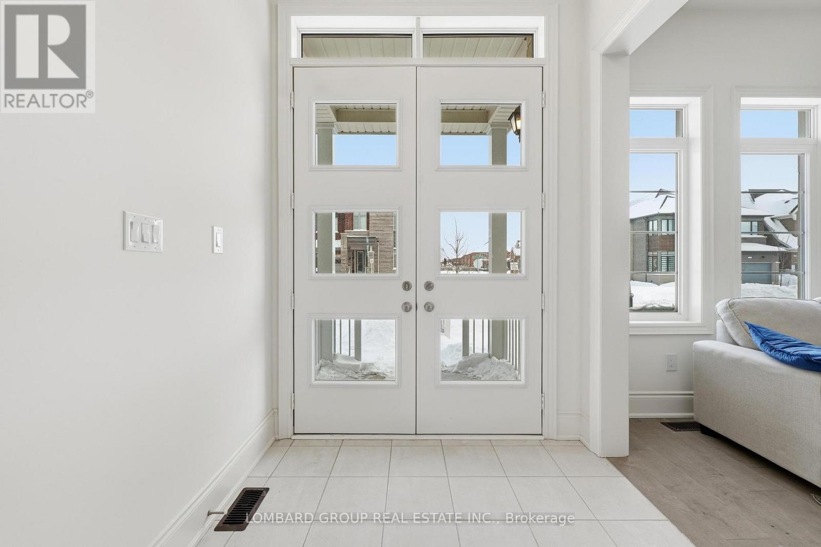 37 North Park Boulevard, Oakville, Ontario  L6M 0W8 - Photo 3 - W12737300