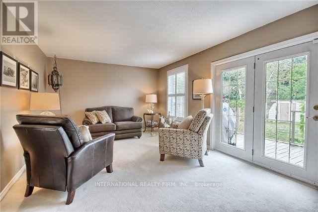 333 Dixon Boulevard, Newmarket (Central Newmarket), Ontario  L3Y 5C3 - Photo 4 - N12756684