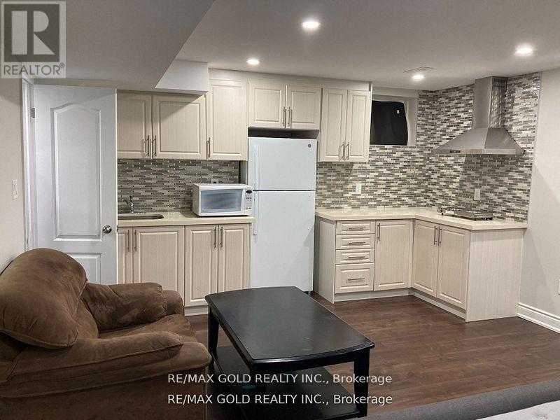 Studio - 52 Mincing Trail, Brampton, Ontario  L7A 4T2 - Photo 3 - W12748908