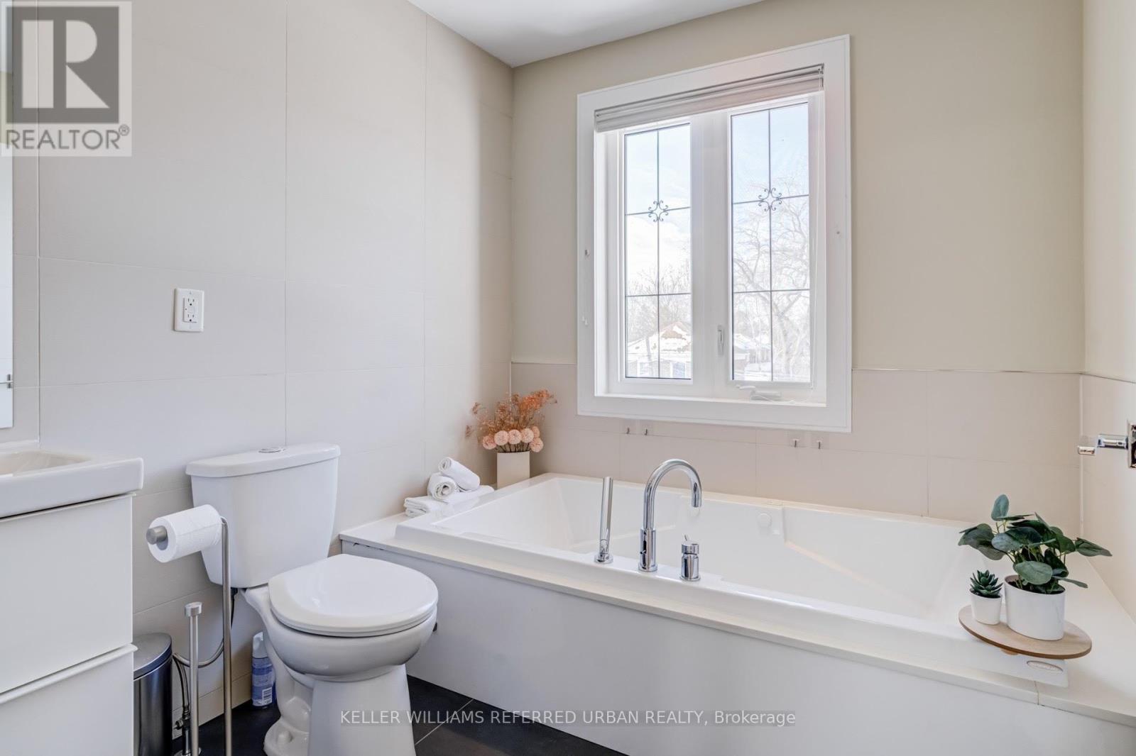 31b Royal York Road, Toronto, Ontario  M8V 2T3 - Photo 32 - W12750390