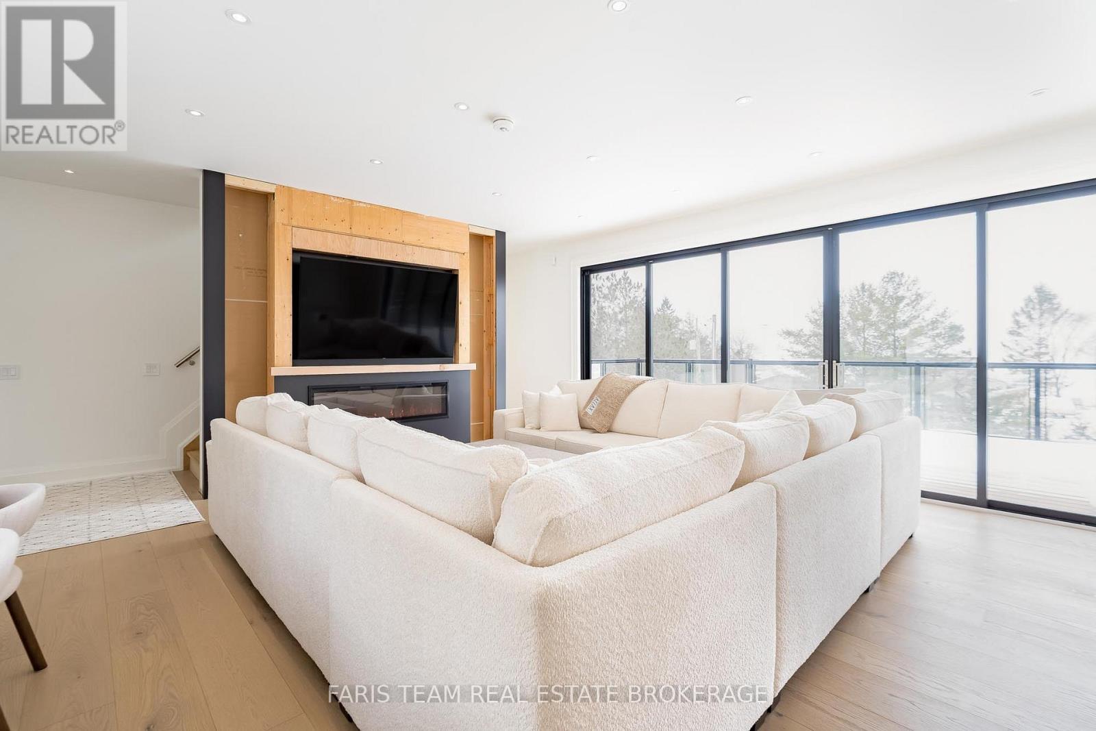 23 Trew Avenue, Tiny, Ontario  L0L 2T0 - Photo 16 - S12756712