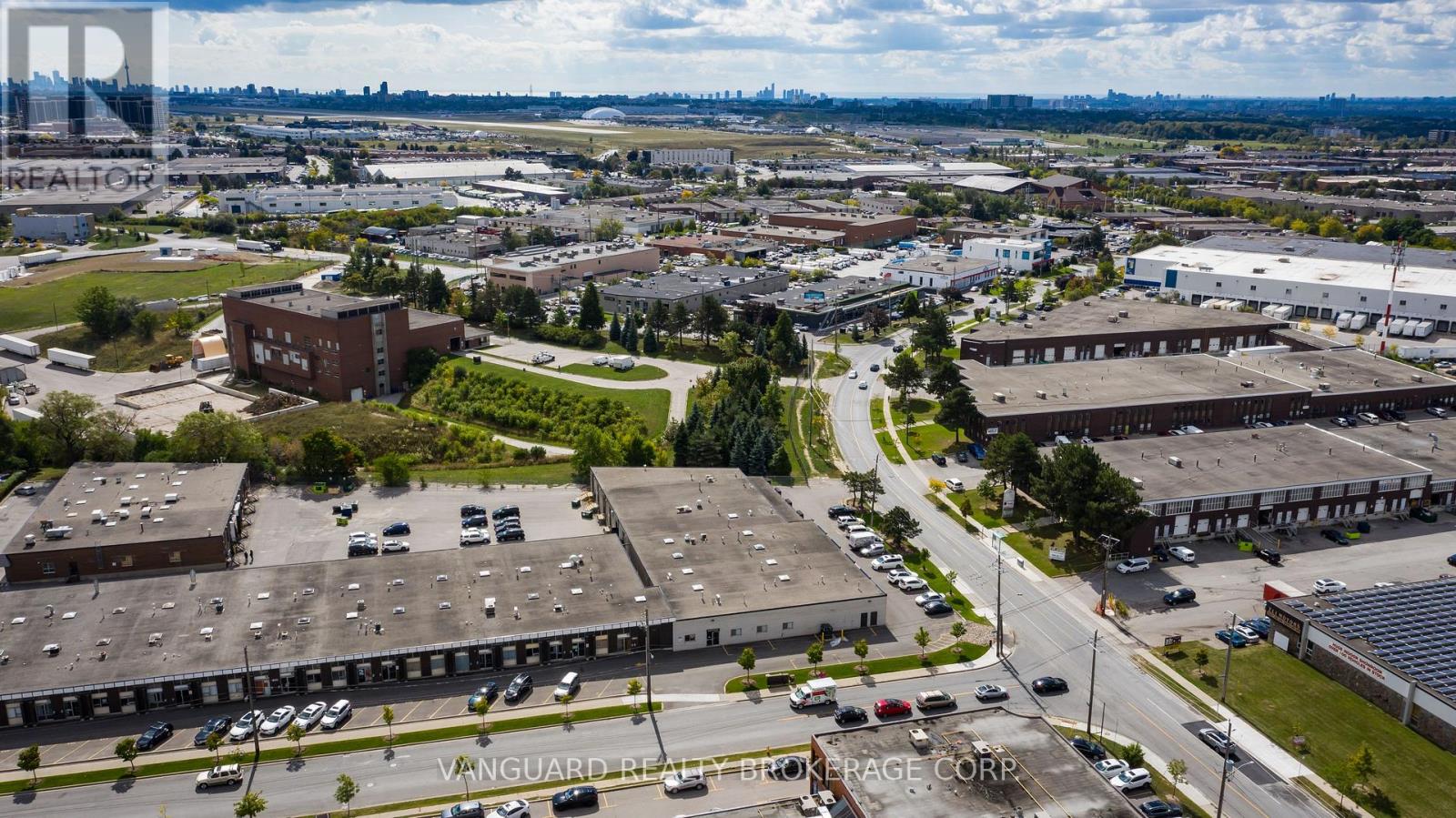 4469-4471 Chesswood Drive, Toronto, Ontario  M3J 2C3 - Photo 5 - W12752626