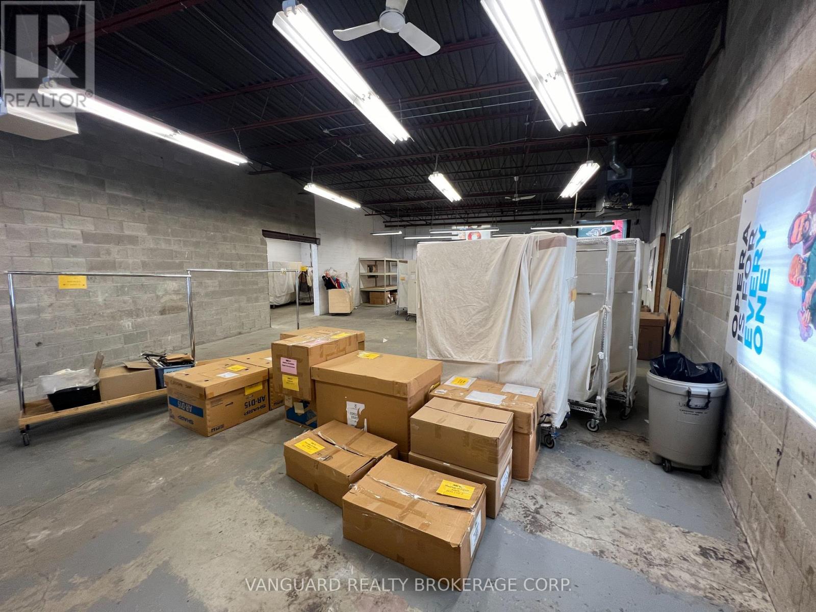 4469-4471 Chesswood Drive, Toronto, Ontario  M3J 2C3 - Photo 11 - W12752626