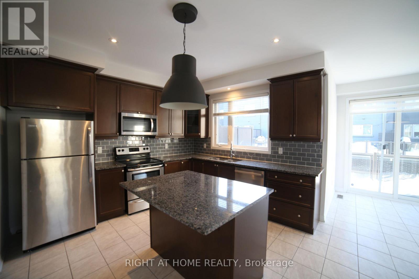 33 - 3019 Creekshore Common, Oakville (Go Glenorchy), Ontario  L6M 1L8 - Photo 9 - W12753266