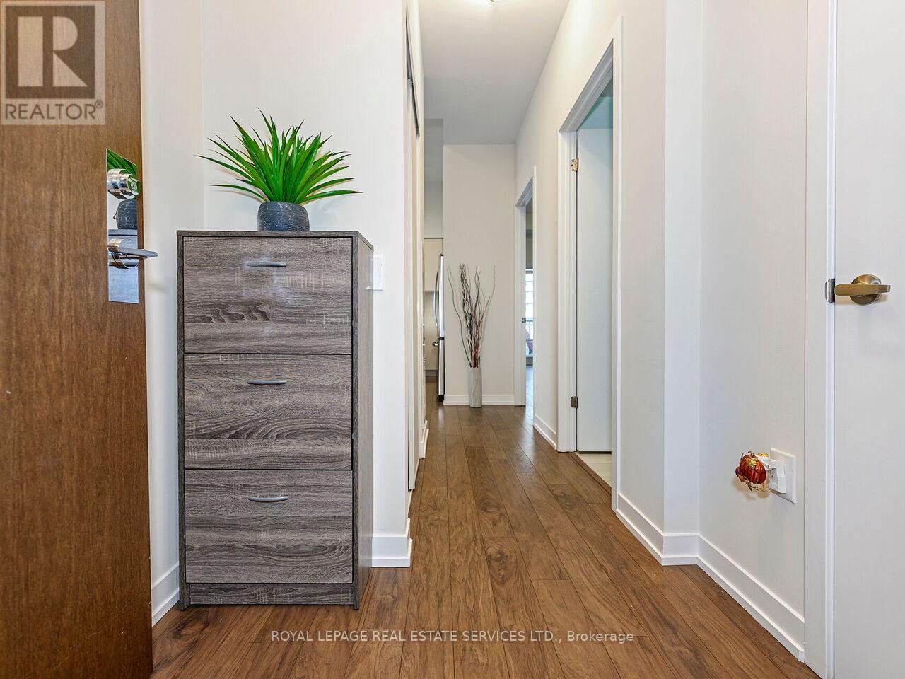 408 - 2560 Eglinton Avenue W, Mississauga, Ontario  L5M 0Y3 - Photo 2 - W12753082