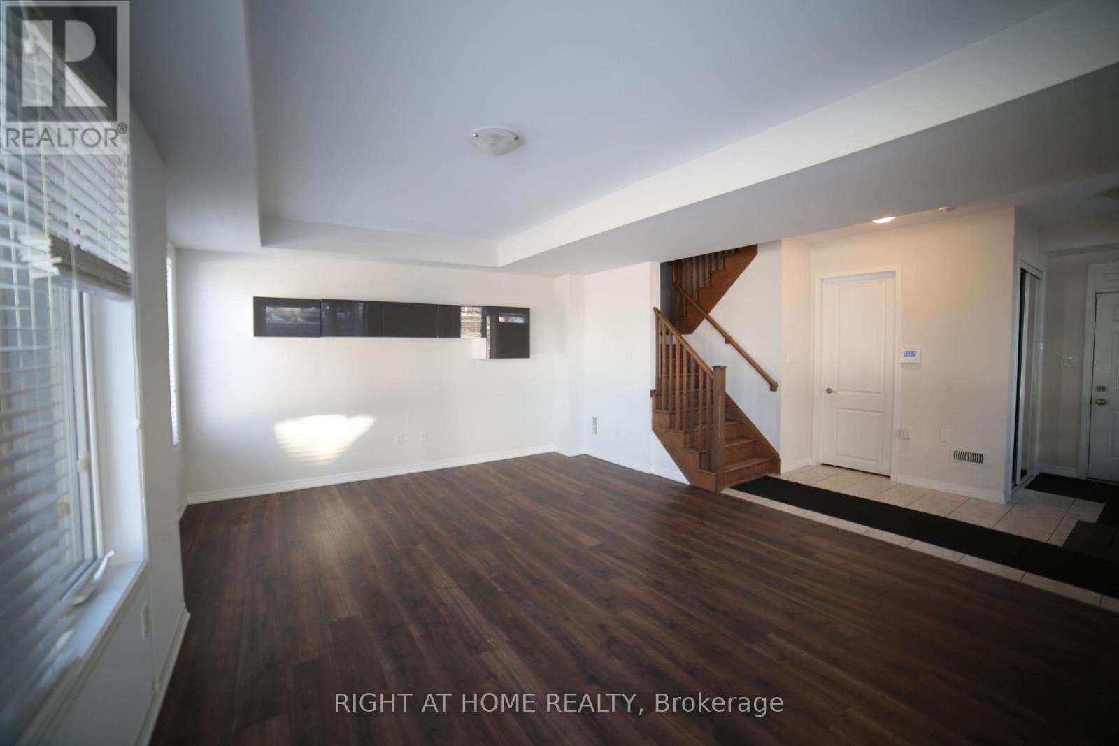 33 - 3019 Creekshore Common, Oakville (Go Glenorchy), Ontario  L6M 1L8 - Photo 4 - W12753266