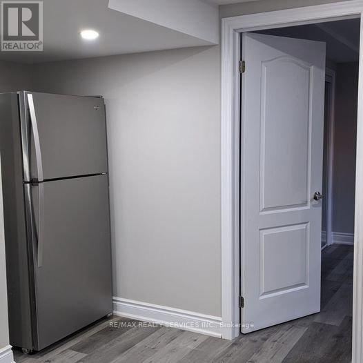 150 Dells Crescent, Brampton (Fletcher's Meadow), Ontario  L7A 2R4 - Photo 4 - W12754134