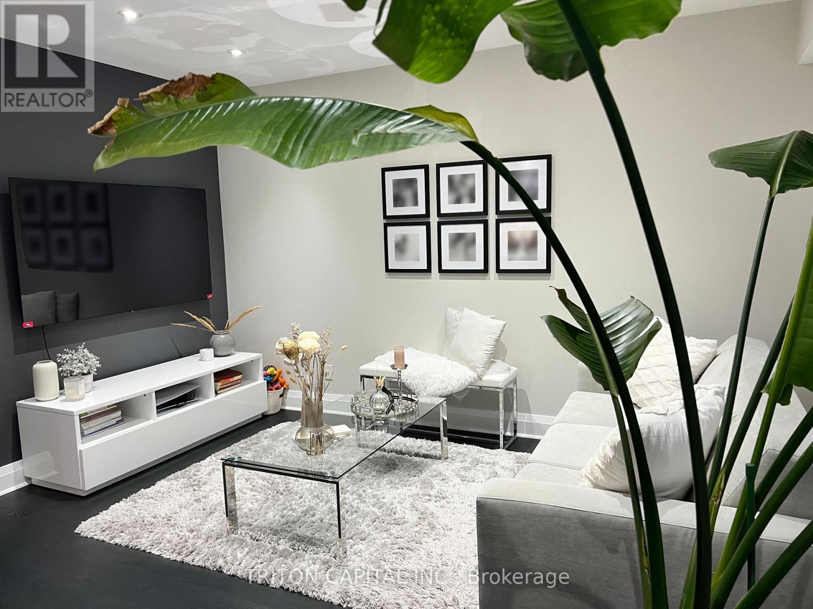 99 - 9 Windermere Avenue, Toronto (High Park-Swansea), Ontario  M6S 5A4 - Photo 5 - W12754356