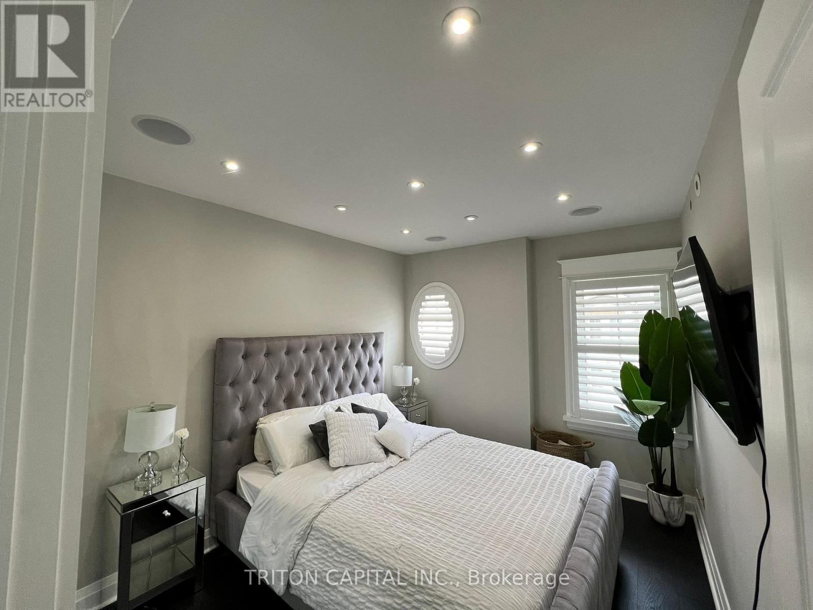 99 - 9 Windermere Avenue, Toronto (High Park-Swansea), Ontario  M6S 5A4 - Photo 8 - W12754356