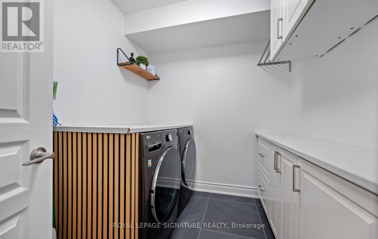 30 Legion Road, Toronto (Mimico), Ontario  M8V 4C5 - Photo 10 - W12754496