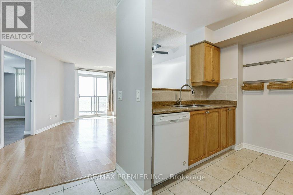 1622 - 700 Humberwood Boulevard, Toronto, Ontario  M9W 7J4 - Photo 8 - W12754514