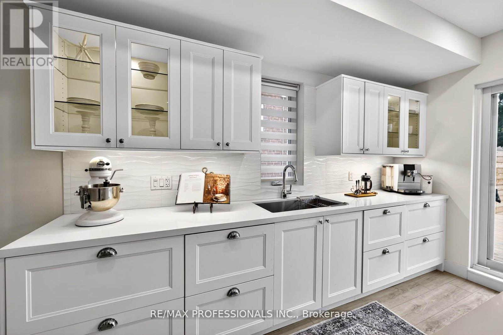 22 Ninth Street, Toronto (New Toronto), Ontario  M8V 3E3 - Photo 15 - W12754520