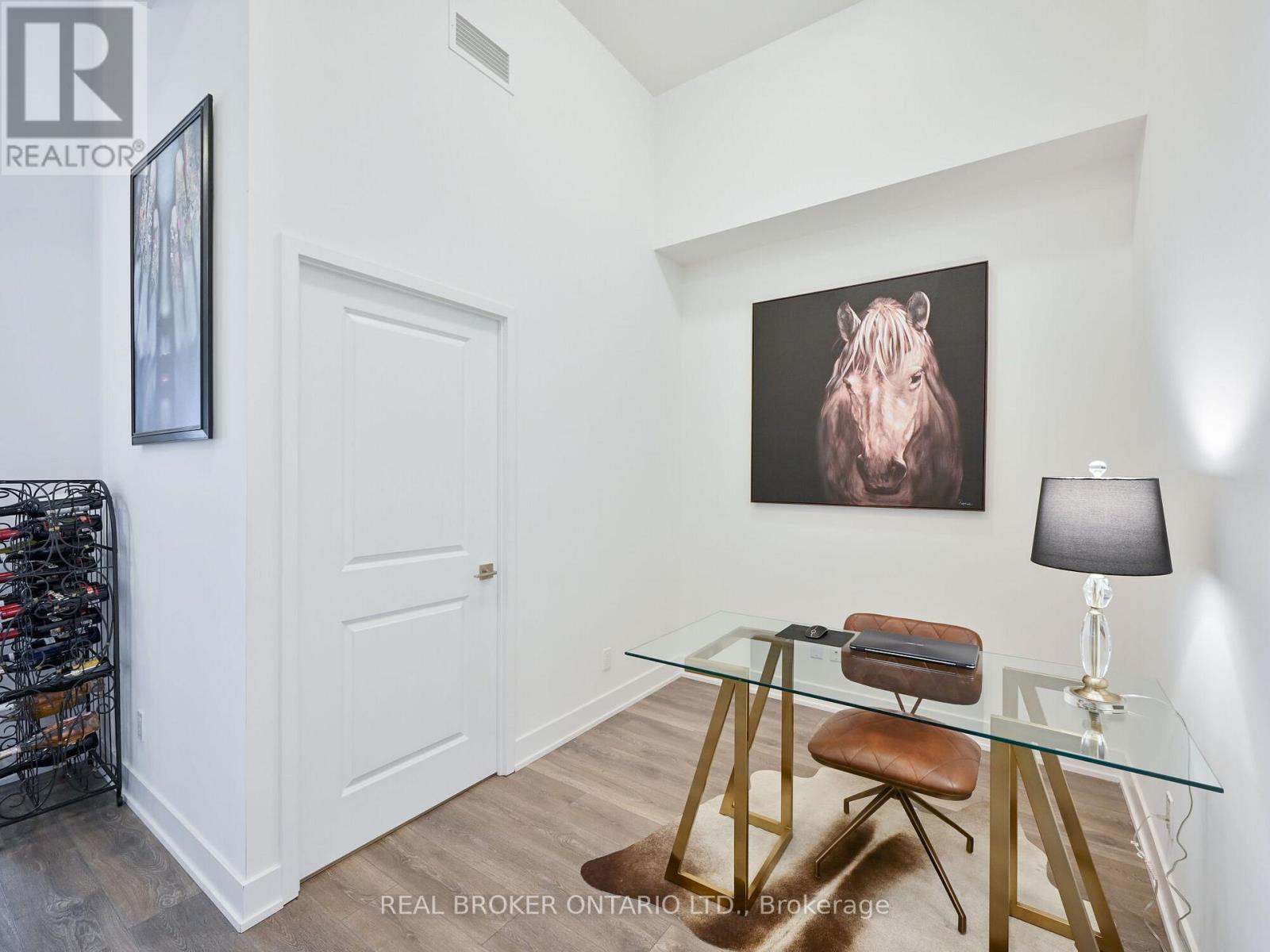 411 - 297 Oak Walk Drive, Oakville, Ontario  L6H 3R6 - Photo 10 - W12754664