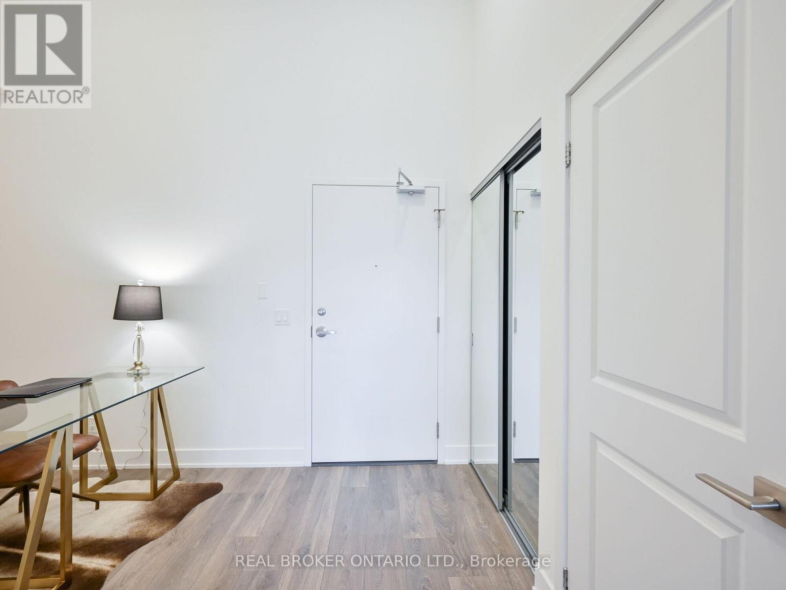 411 - 297 Oak Walk Drive, Oakville, Ontario  L6H 3R6 - Photo 9 - W12754664