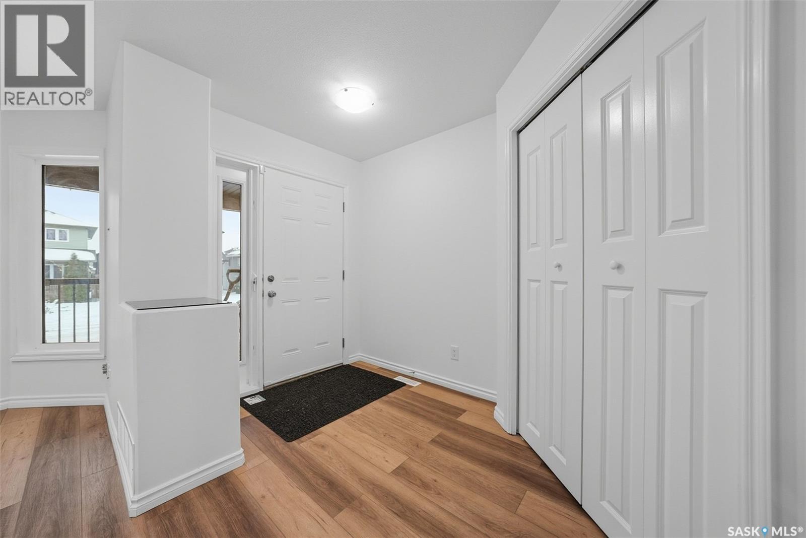 446 Geary Crescent, Saskatoon, Saskatchewan  S7R 0B8 - Photo 2 - SK027915