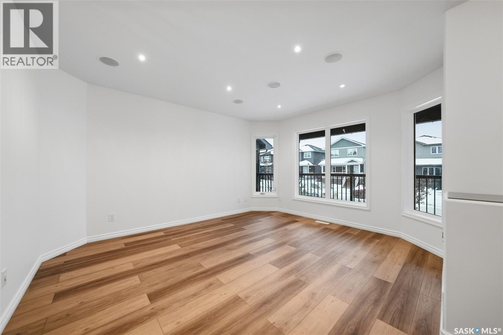 446 Geary Crescent, Saskatoon, Saskatchewan  S7R 0B8 - Photo 3 - SK027915