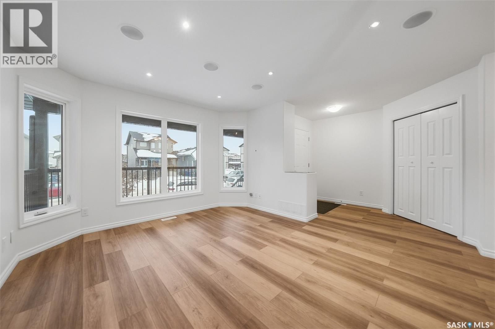 446 Geary Crescent, Saskatoon, Saskatchewan  S7R 0B8 - Photo 4 - SK027915