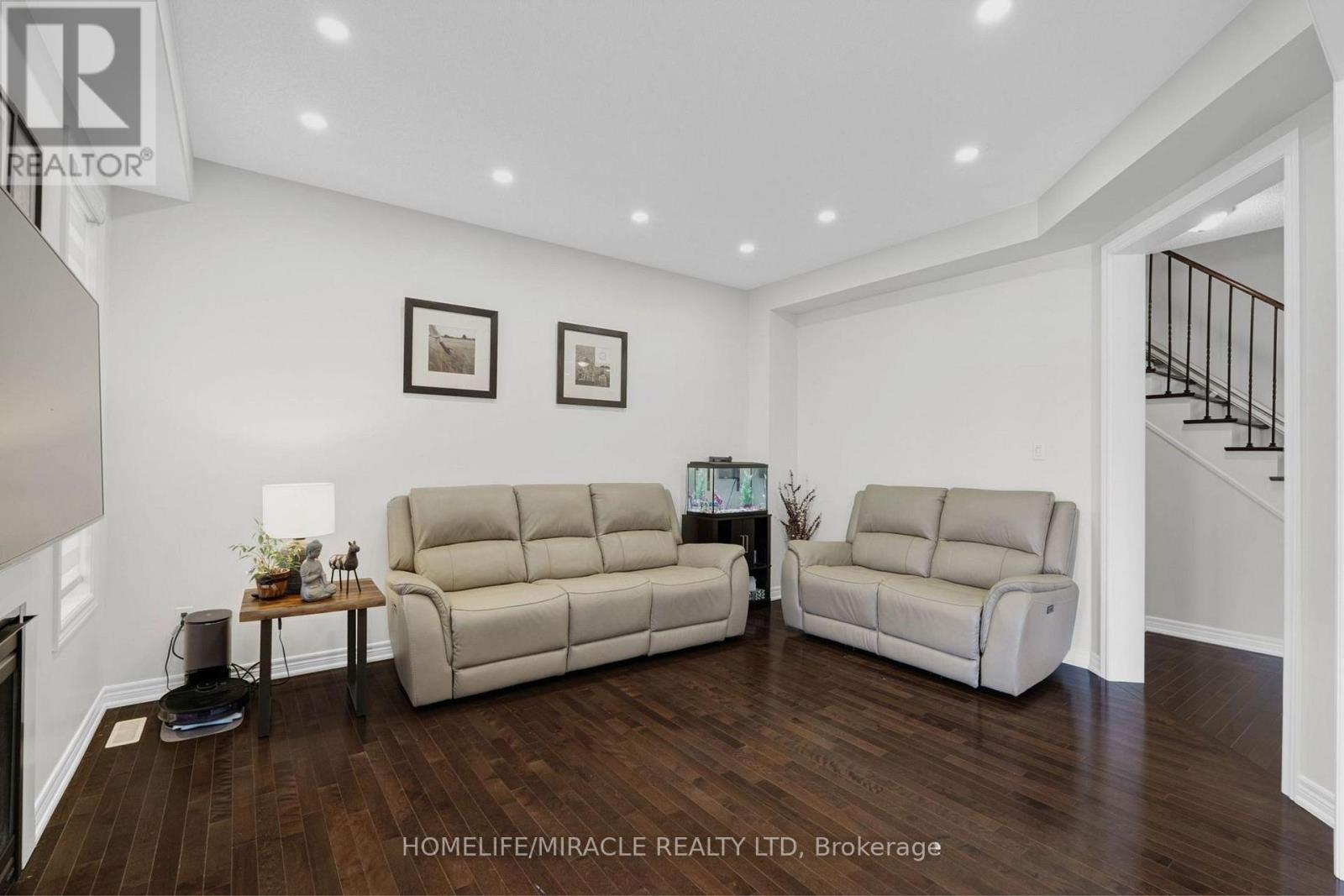 26 Fitzgibson Street, Brampton, Ontario  L6Y 0H8 - Photo 10 - W12754762