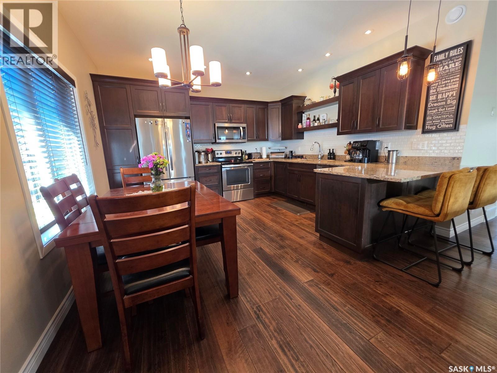 206 8th Avenue Ne, Swift Current, Saskatchewan  S9H 2P4 - Photo 6 - SK027906