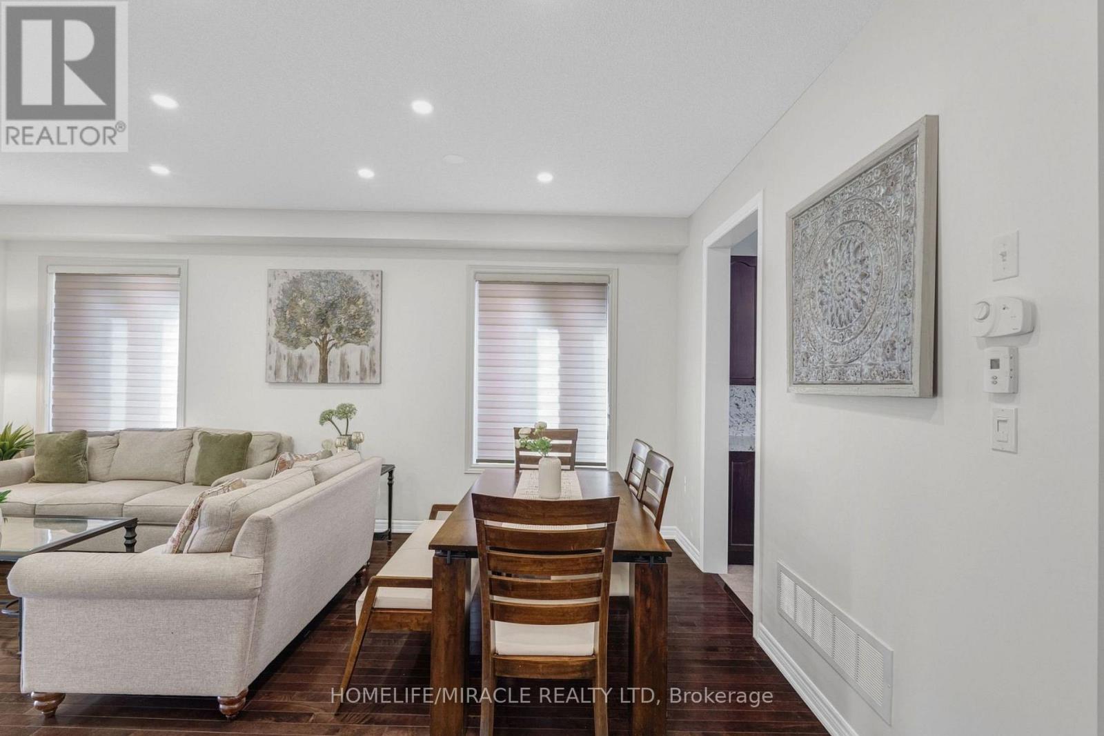 26 Fitzgibson Street, Brampton, Ontario  L6Y 0H8 - Photo 9 - W12754762