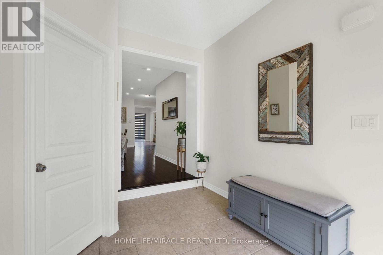 26 Fitzgibson Street, Brampton, Ontario  L6Y 0H8 - Photo 5 - W12754762