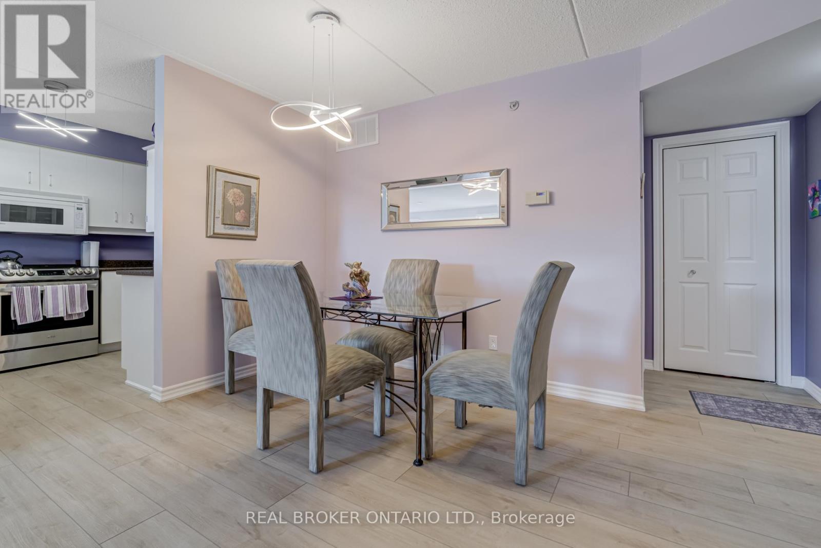 313 - 1460 Bishops Gate, Oakville, Ontario  L6M 4N5 - Photo 5 - W12754824