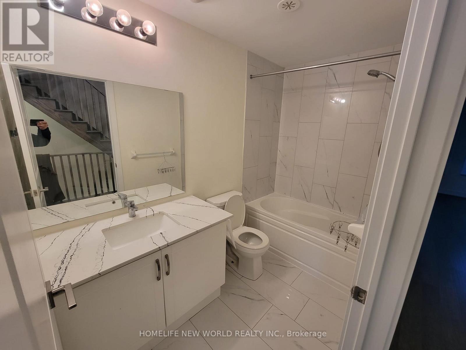 114 William Duncan Road, Toronto (Downsview-Roding-Cfb), Ontario  M3K 0C7 - Photo 6 - W12754986