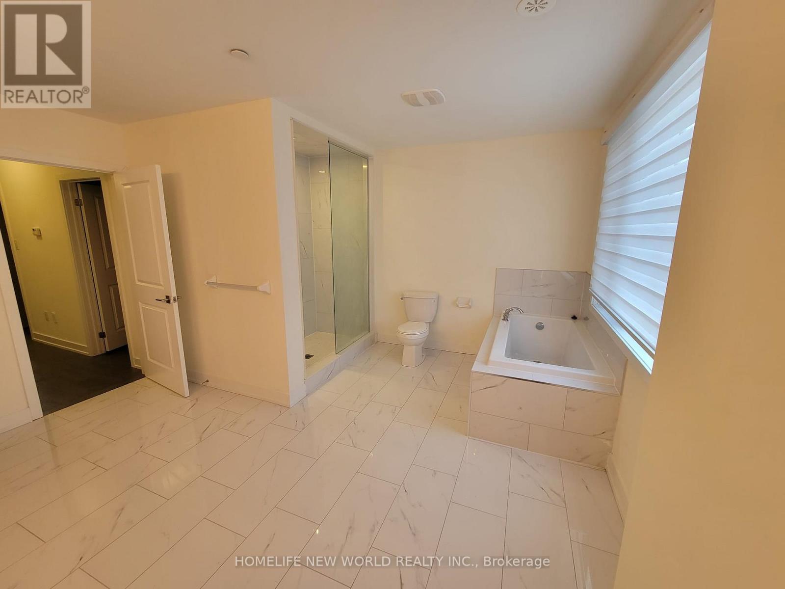 114 William Duncan Road, Toronto (Downsview-Roding-Cfb), Ontario  M3K 0C7 - Photo 10 - W12754986