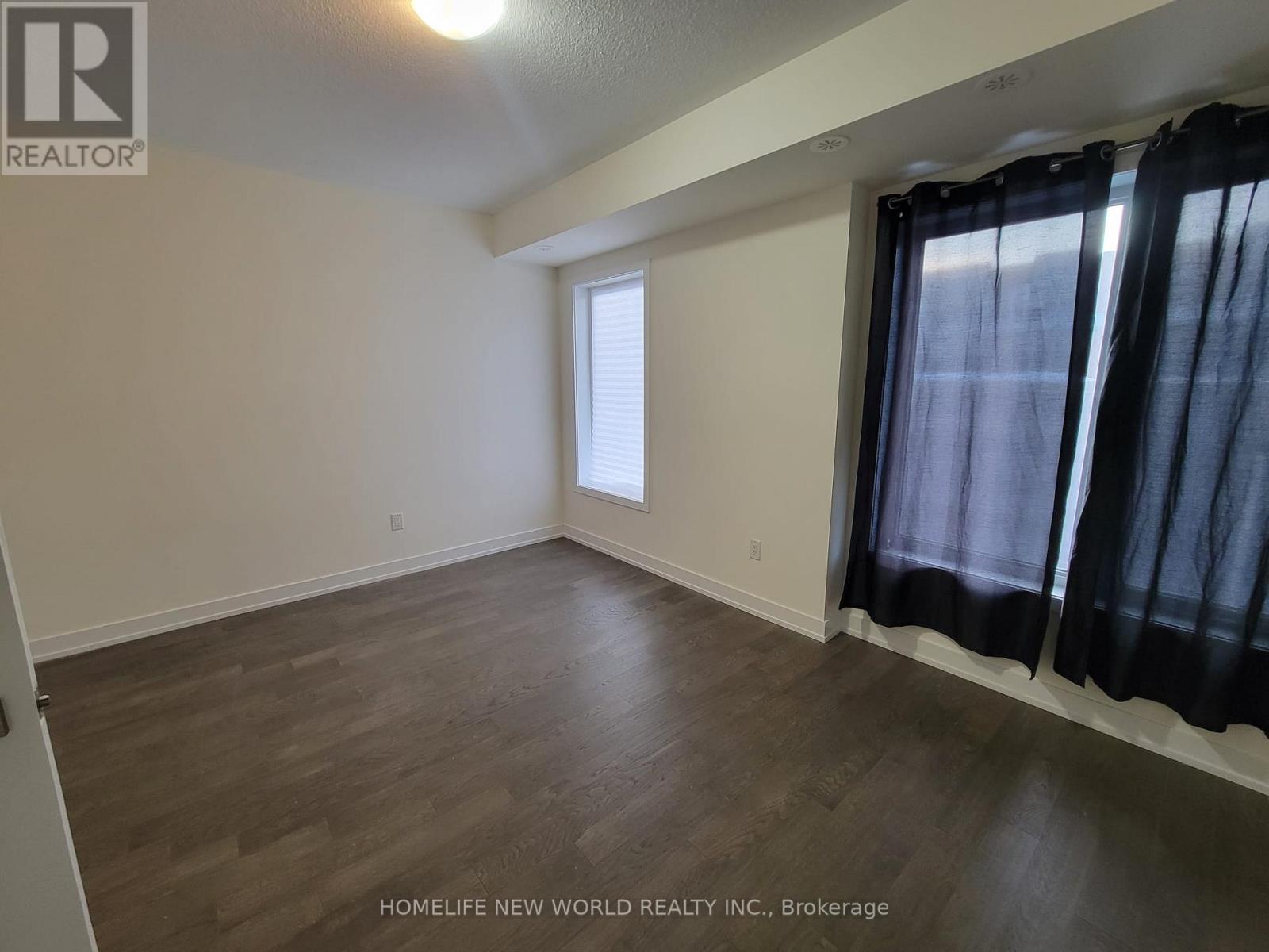 114 William Duncan Road, Toronto (Downsview-Roding-Cfb), Ontario  M3K 0C7 - Photo 4 - W12754986