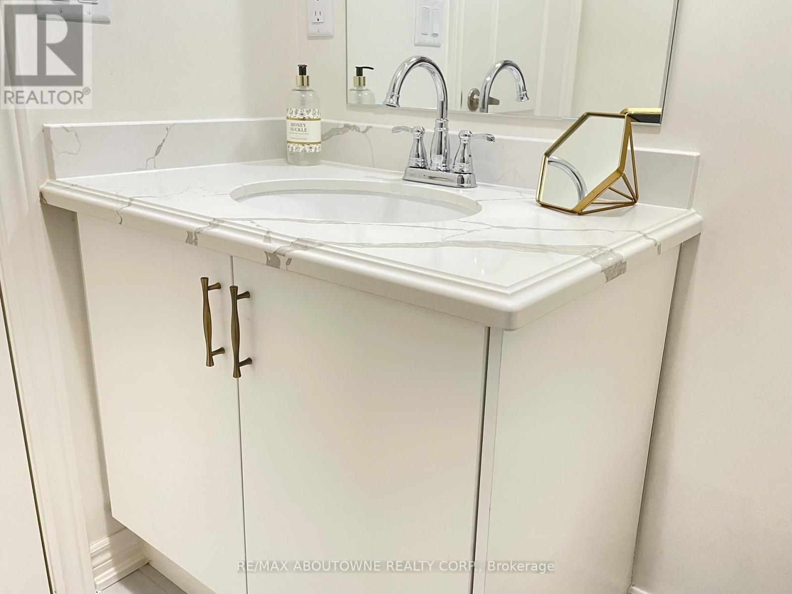 533 Dundas Street E, Oakville (Jm Joshua Meadows), Ontario  L6H 3P6 - Photo 5 - W12754998