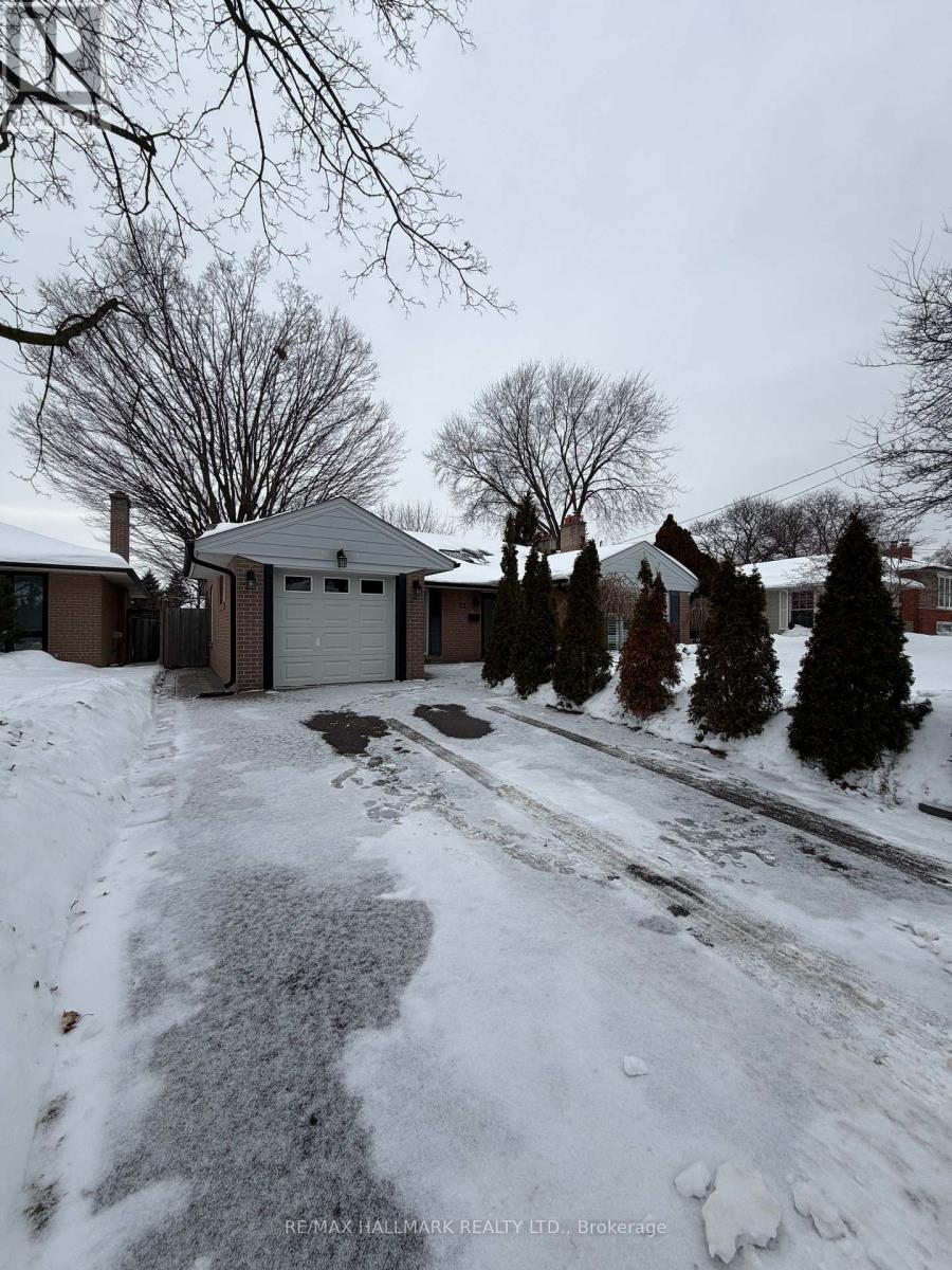 12 Sweetland Road, Toronto, Ontario  M9P 3K9 - Photo 2 - W12755070