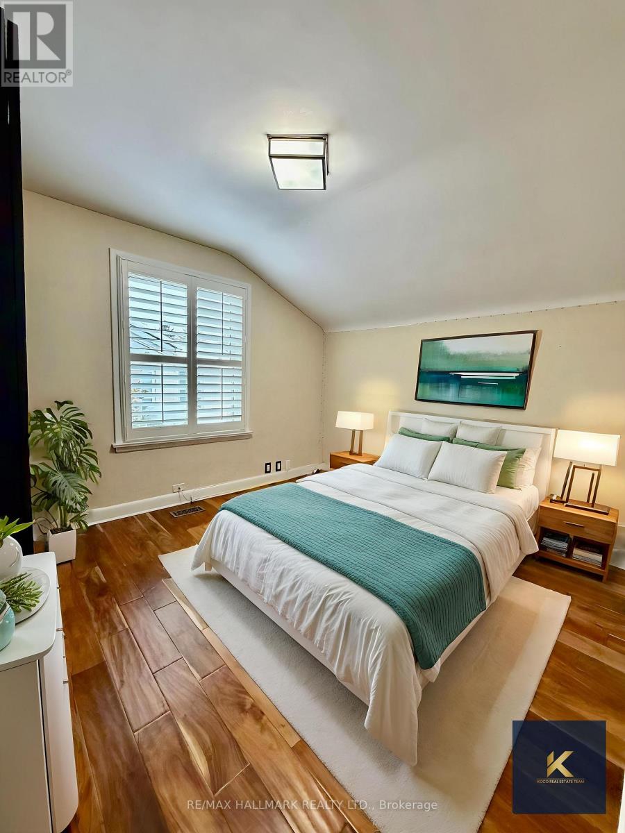 12 Sweetland Road, Toronto, Ontario  M9P 3K9 - Photo 8 - W12755070